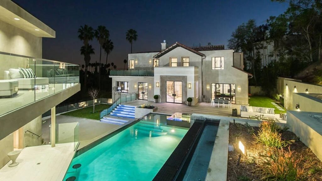 Rihanna buys Hollywood Hills mansion for $6.8 million