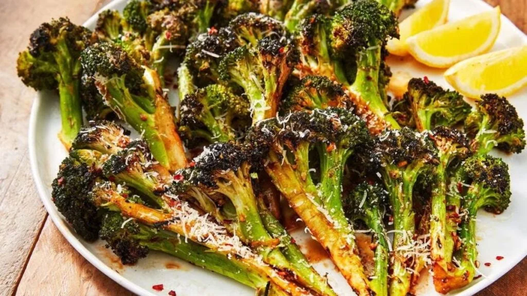 Addio alla cottura a vapore: il modo migliore per cucinare i broccoli per mantenere i nutrienti e ricette facili da provare