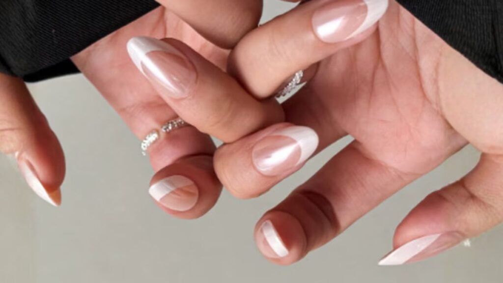 Modern French Tips Make a Fresh Comeback